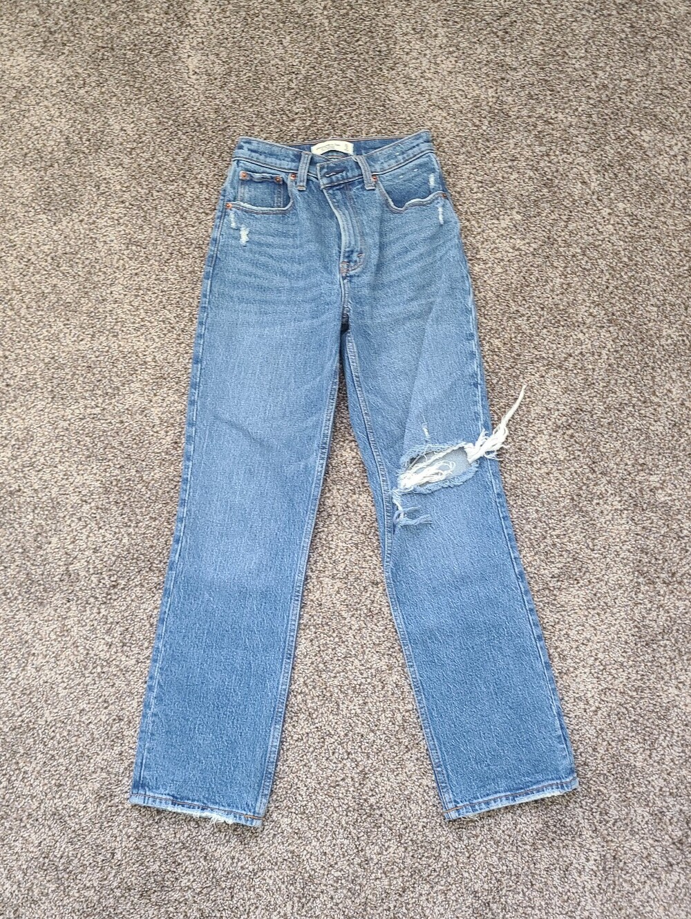 Abercrombie & Fitch 90s Straight Ultra High Rise Jean 25s